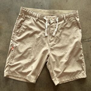 TRUNKS 360 Utility Shorts Men’s Size 34 Sand to Sea Everyday Khaki Tan Shorts